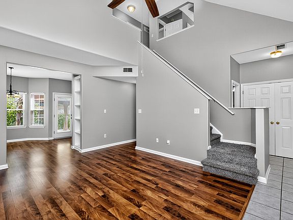 5th image of 120 Leatherwood Ln