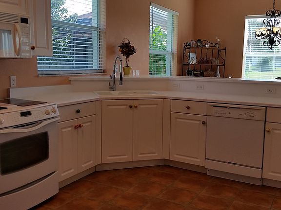 4th image of 125 Coquina Key Dr