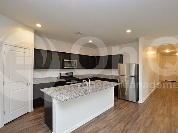 4th image of 275 W White Sands Dr