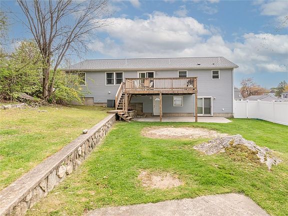 4th image of 42 Brookside Ave