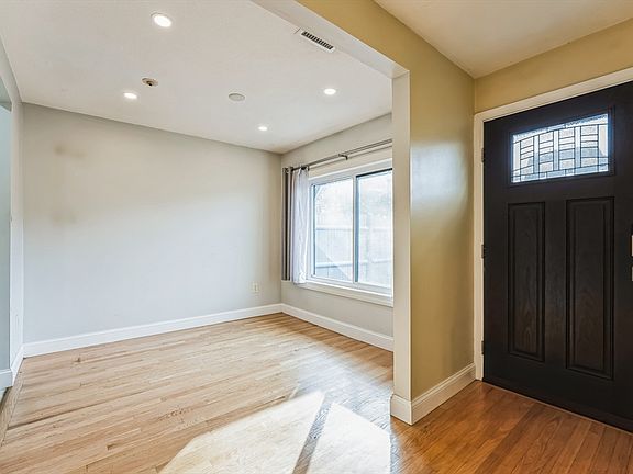 5th image of 9 Rosewood Dr #9