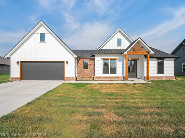 2028 Prairie Fire Dr, Sallisaw, OK 74955