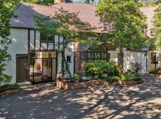 9 Beacon Hill Rd, Port Washington, NY 11050