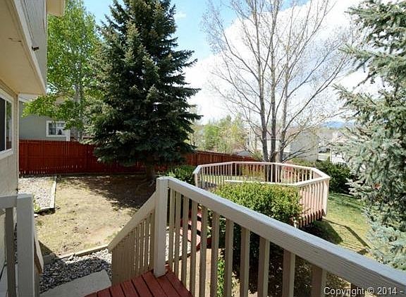 Two decks with mountain views including Pikes Peak * walk-out fr