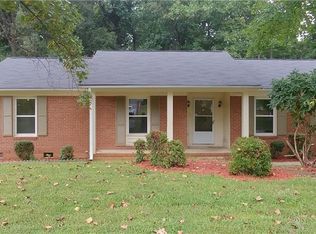 4105 Falconridge Rd, Greensboro, NC 27405