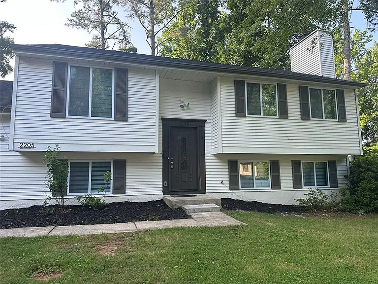 2205 Mill Wood Ct — Photo 3