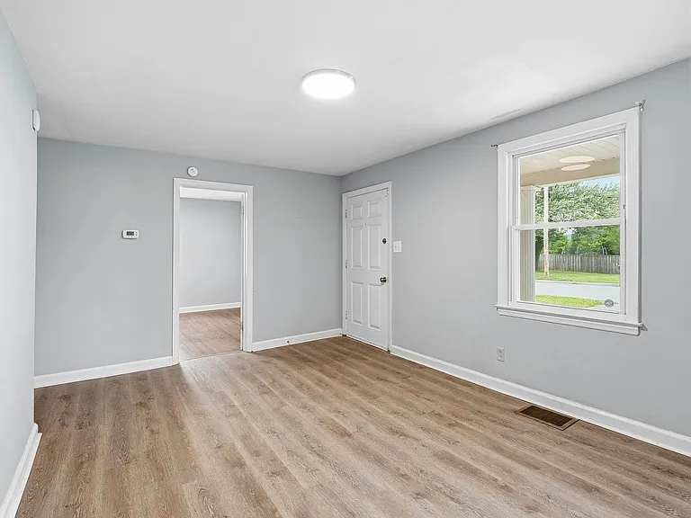 1625 Padbury Ave SE — Photo 7