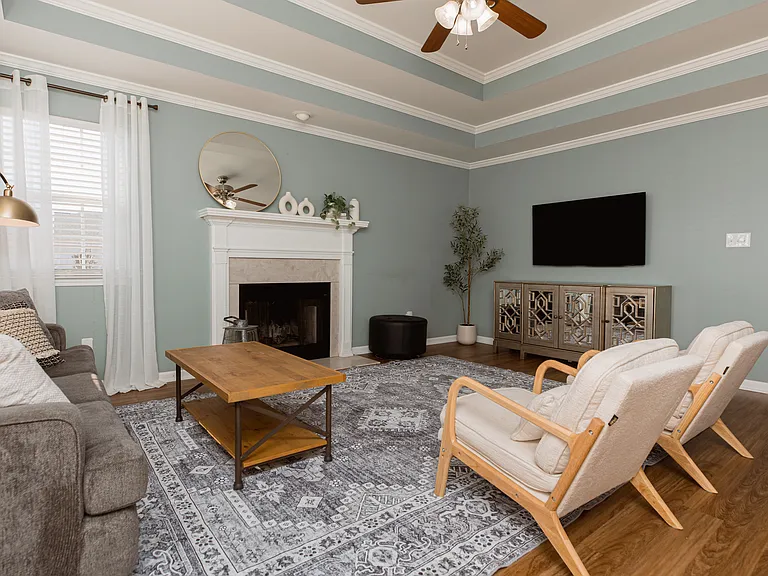 208 Falkirk Dr — Photo 6