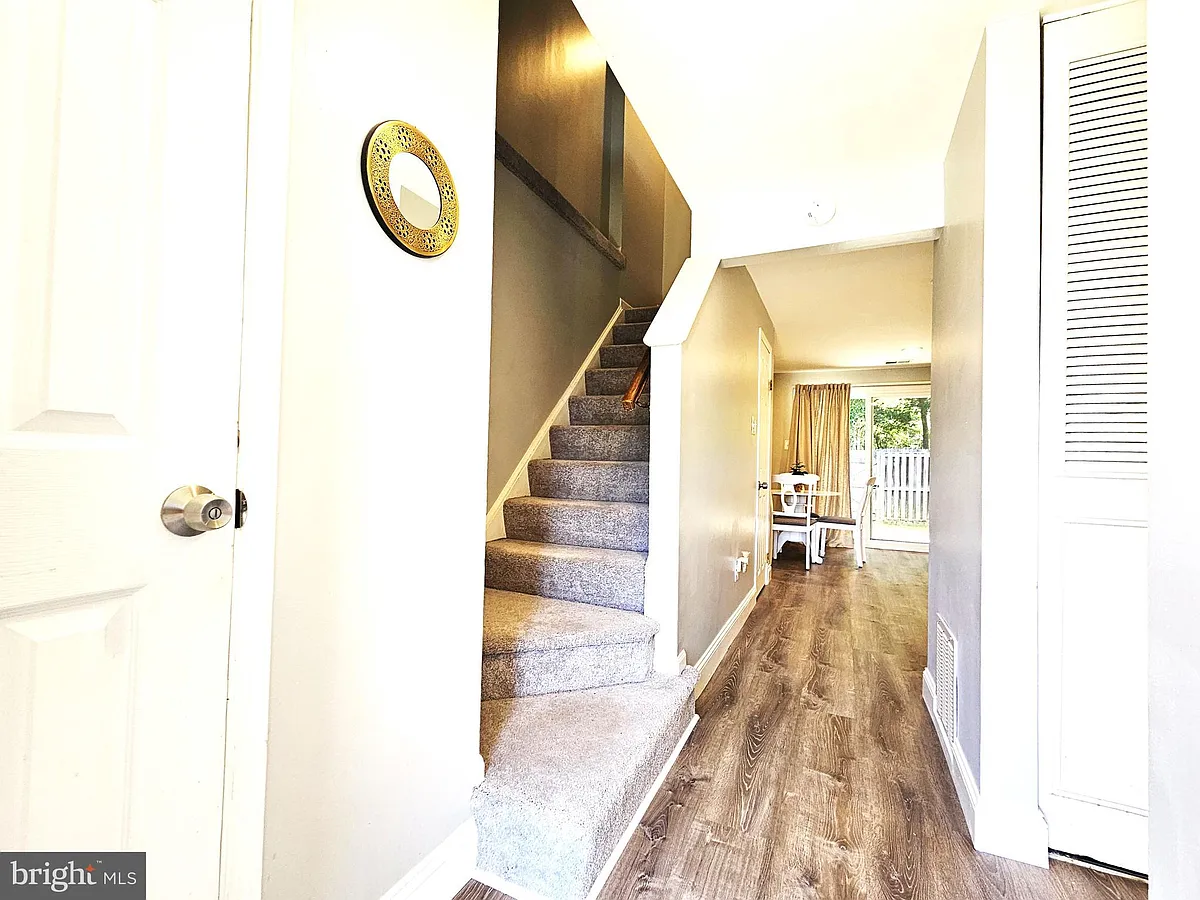 Building Photo - 6902 Villa Del Rey Ct