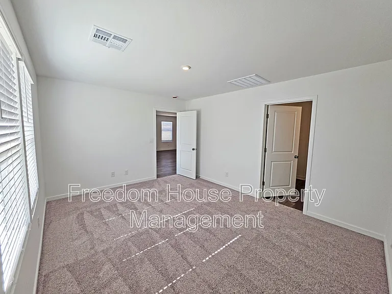 660 E Huyana Wind Dr — Photo 39