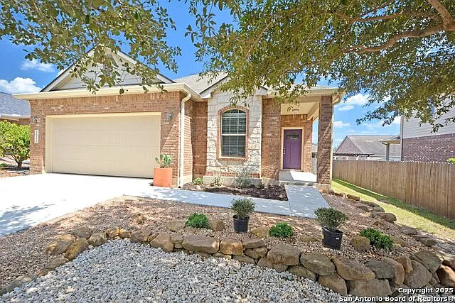 3 bed, 2.0 bath, 1637 sqft, $1,750 — Photo 2