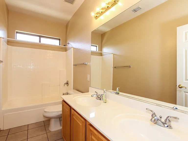 5245 W Bowker St — Photo 13