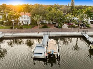 2610 Coffee Pot Blvd NE, Saint Petersburg, FL 33704