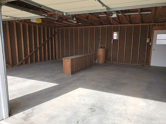 oversized dbl garage 24x30ft