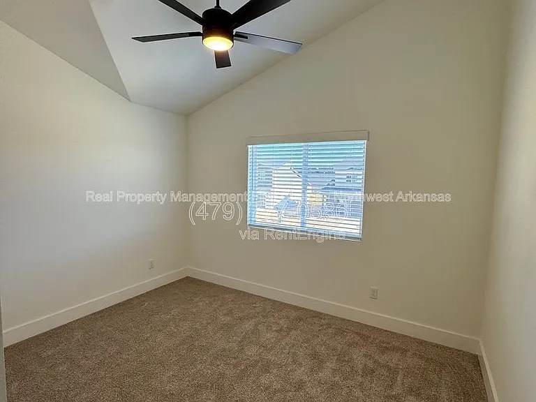 720 Sun Meadow Dr — Photo 28