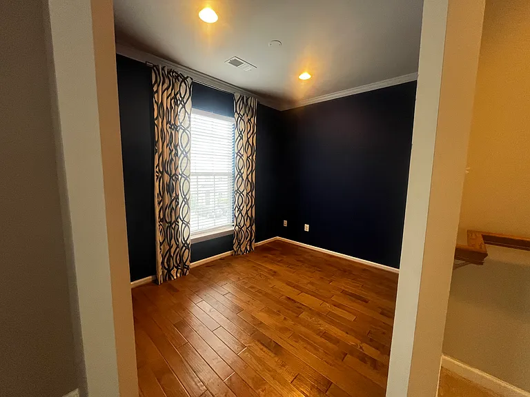 8195 Falls Grove Dr — Photo 14