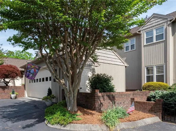 121 Warwicke Pl, Bermuda Run, NC 27006