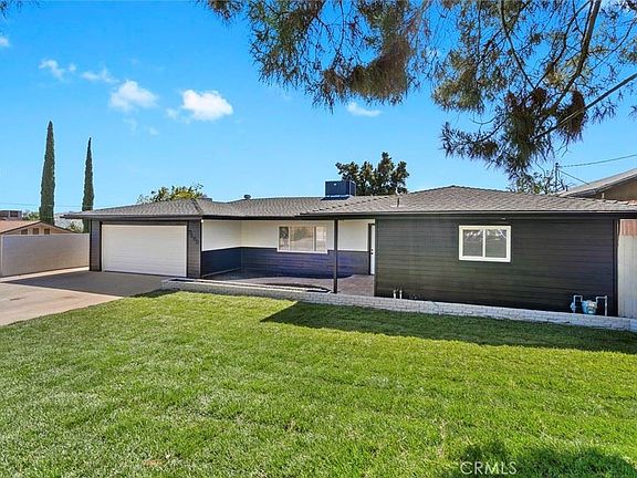 3rd image of 5468 N Mountain View Ave