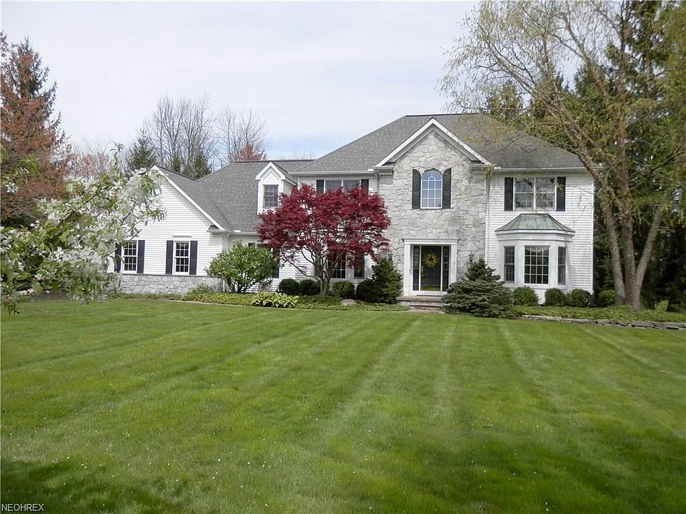 1st image of 200 Fox Ln