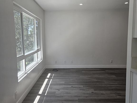 4th image of 259 N Euclid Ave #12