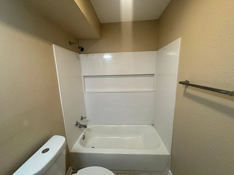 3204 N Stevendale Rd #B — Photo 10