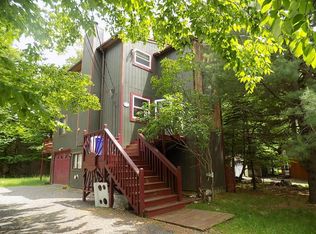 7157 Mountain Dr, Tobyhanna, PA