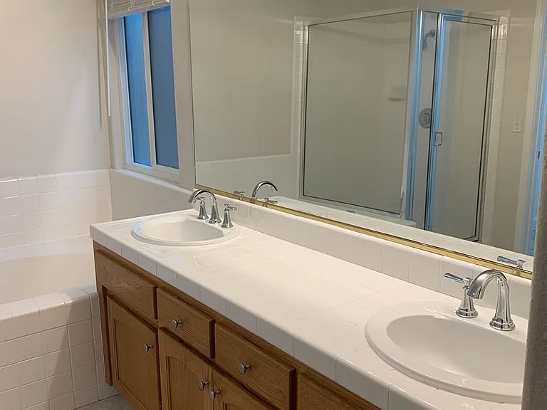 1679 E La Quinta Dr — Photo 21