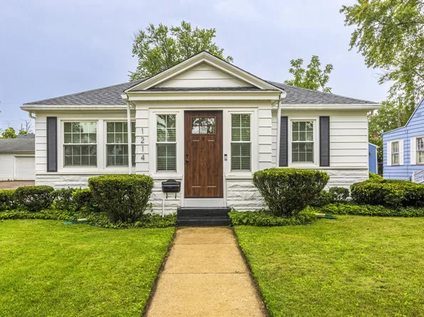 1214 Mohawk Ln, Saint Joseph, MI 49085