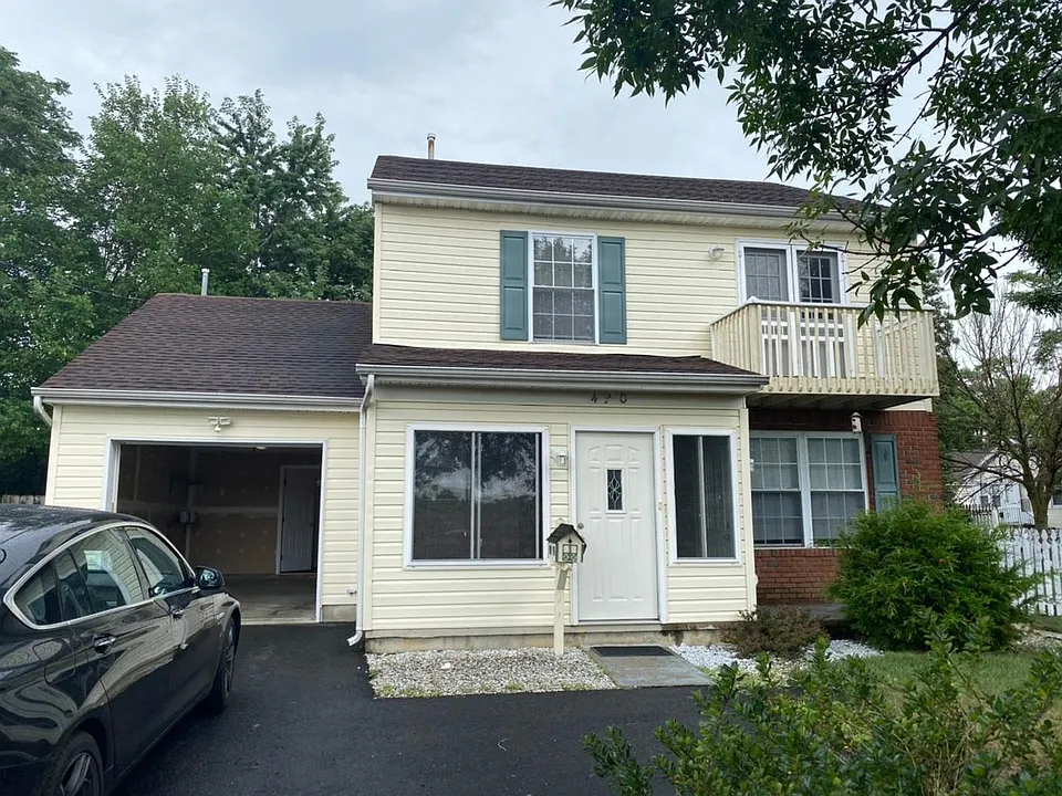 490 Beachway Ave