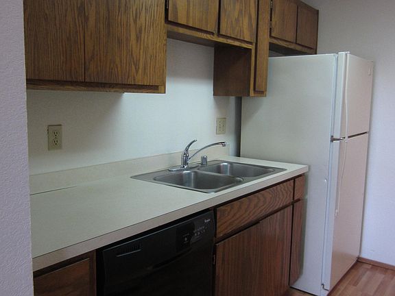 4th image of 117 Avenue E APT 1