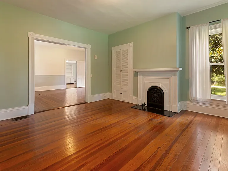 5820 Chamberlain Ln — Photo 25