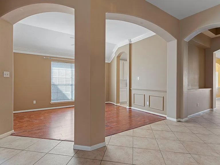 10415 Courtley St — Photo 16