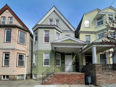 16 Ann St, Harrison, NJ, 07029