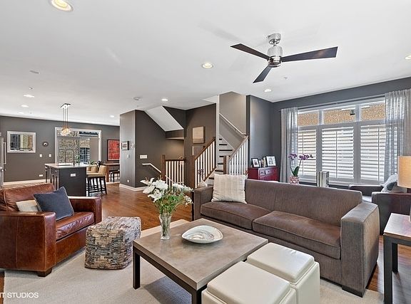 3rd image of 318 Pennsylvania Way
