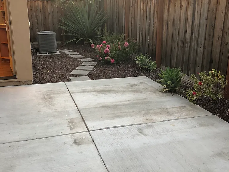 105 Farnham Ln — Photo 13