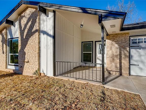 4th image of 1400 Pine Knoll Dr