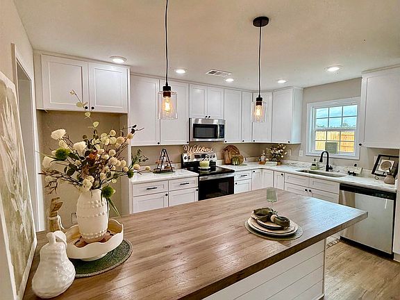 4th image of 206 Sutton Dr