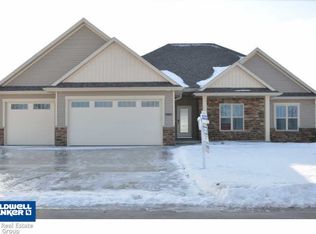 2901 Villa Way, Menasha, WI 54952
