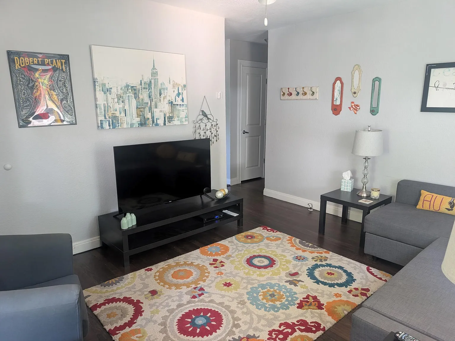 1 bed, 1.0 bath, 572 sqft, $1,800 — Photo 1