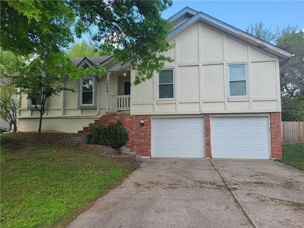 1206 SE 5th Ter, Lees Summit, MO 64063