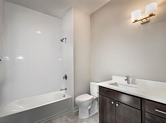 5th image of 1549 W Hood Ave APT 203