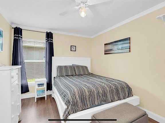 4th image of 551 Lynn St