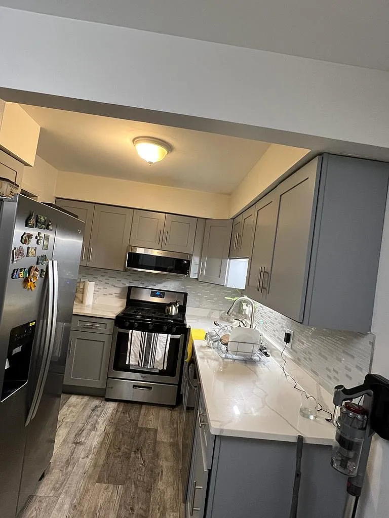 2 bed, 1.5 bath, 963 sqft, $1,750 — Photo 2