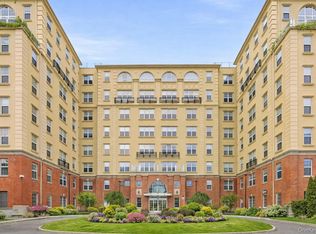 10 Byron Place #804, Larchmont, NY