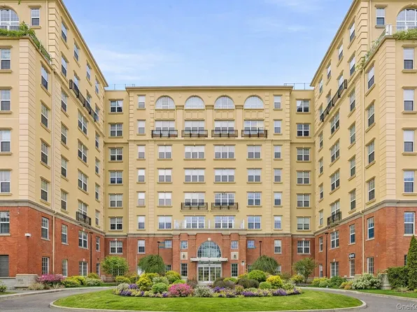 10 Byron Place #804, Larchmont, NY 10538