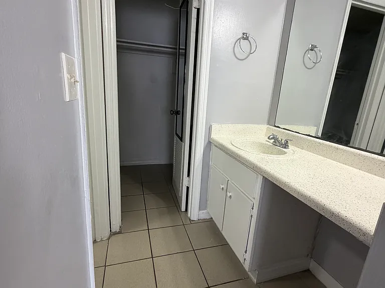 456 Banyon Tree Cir #100 — Photo 6