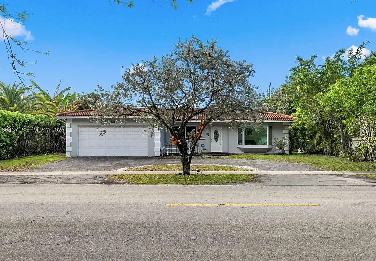 4306 Johnson St — Photo 1