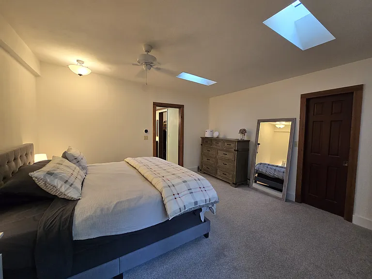 1060 Kings Crown Rd — Photo 14