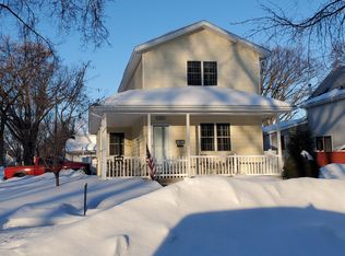 728 Chestnut St, Grand Forks, ND 58201