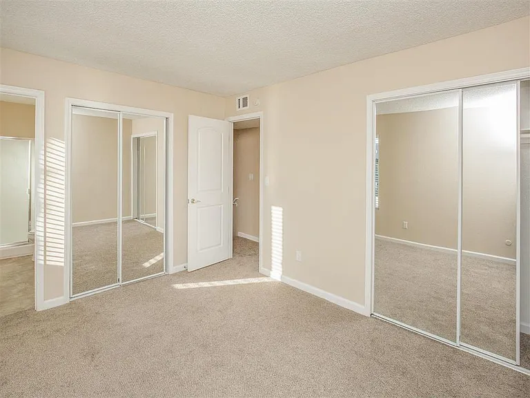 La Veta Grand Apartments — Photo 27